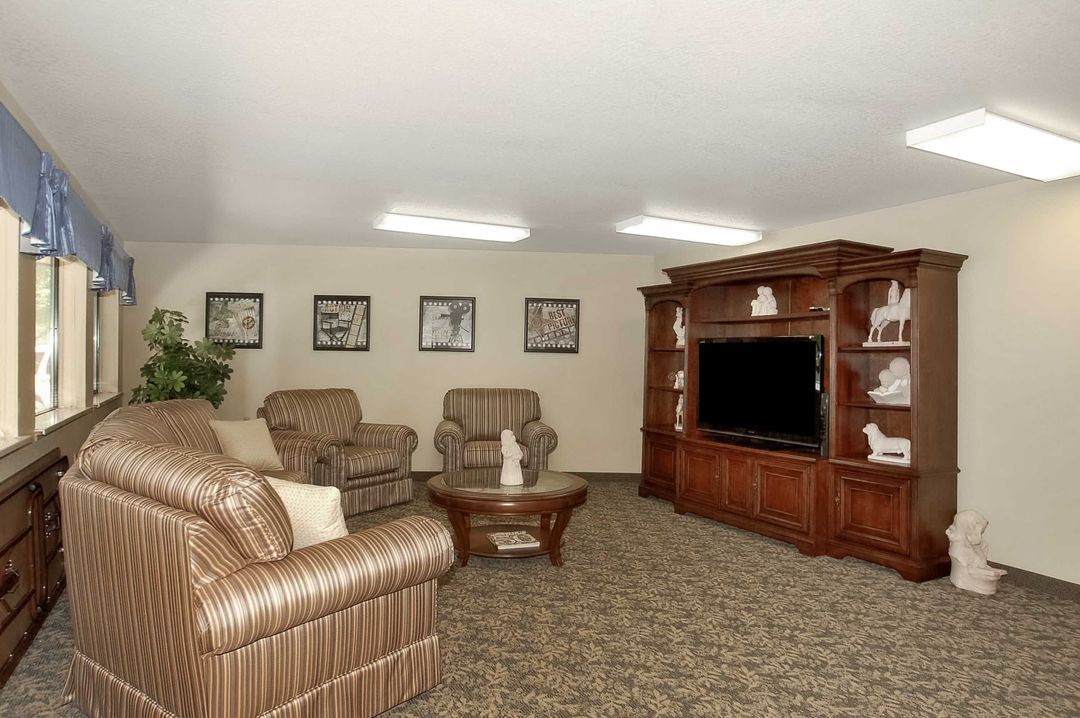 Parkwood Estates (UPDATED) Get Pricing, See 11 Photos & See Floor